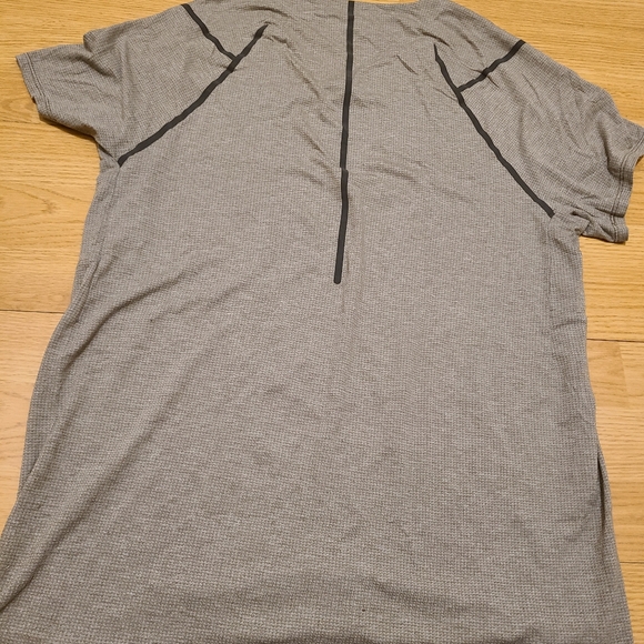 Tan/Grey lululemon lab tshirt - Picture 4 of 4